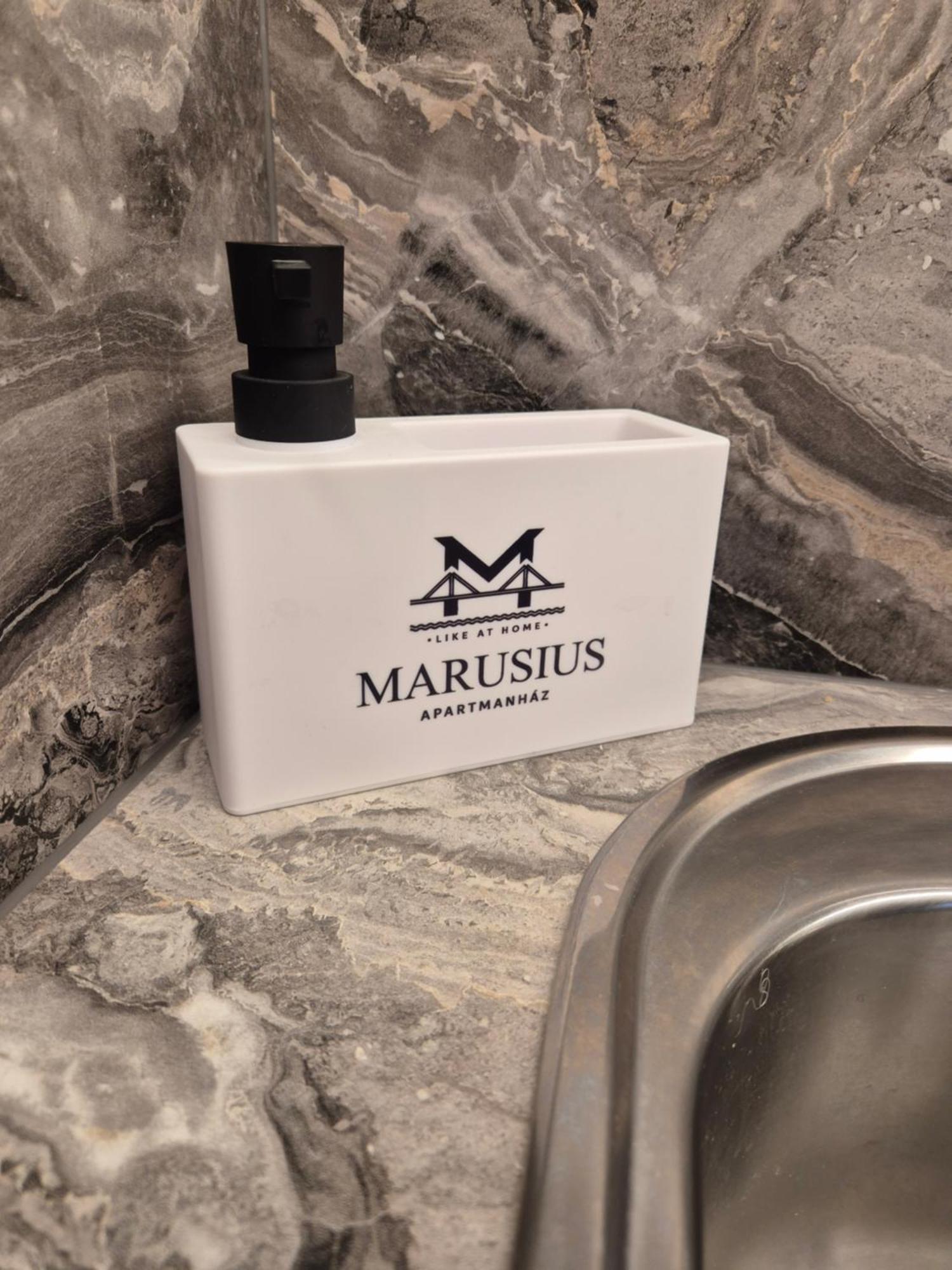 Marusius Apartmanház Makó Exterior foto